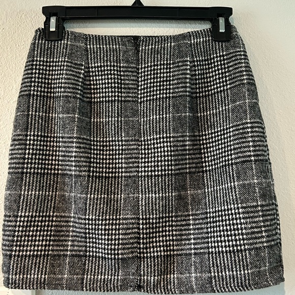 Plaid mini skirt - Picture 2 of 3